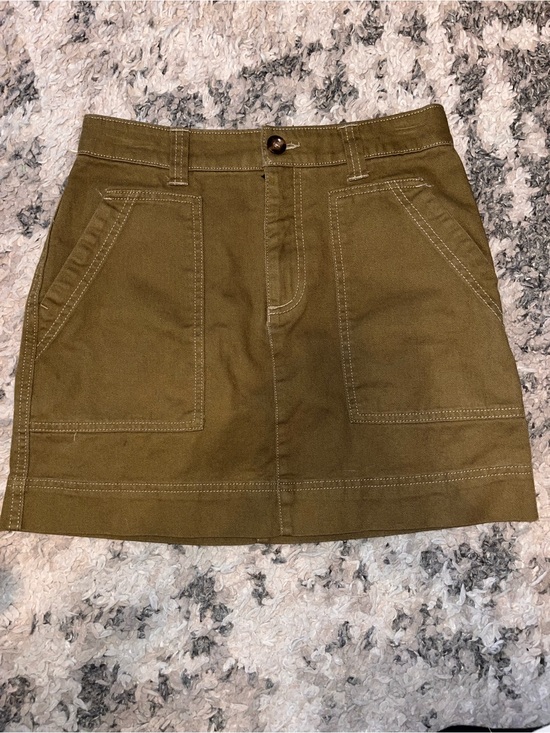 Old Navy Dresses & Skirts - Old Navy Olive Green Cotton Mini Skirt with Front Pockets woman’s size 0